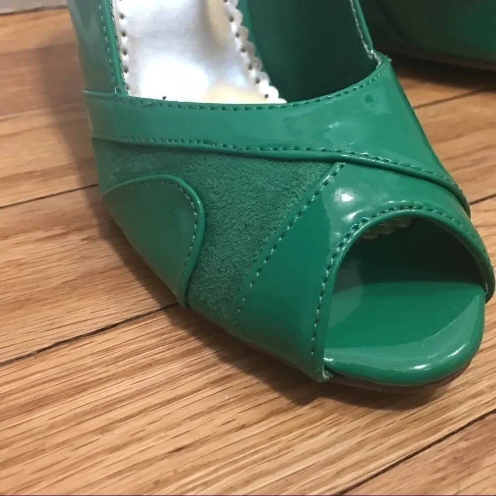 Charlotte Russe green faux suede patent NEW Shoes NIB holiday Christmas festive